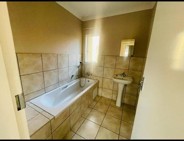3 BEDROOM TOWNHOUSE FOR SALE IN WATERKLOOF